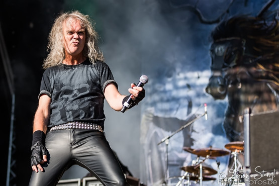grave-digger-out-loud-04-06-2015_0030