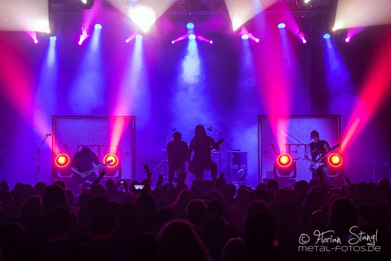 heaven-shall-burn-martin-kames-19-10-2013_24