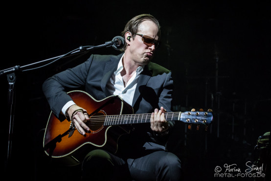 joe-bonamassa-2013-world-tour-meistersingerhalle-nuernberg-11-03-2013-19