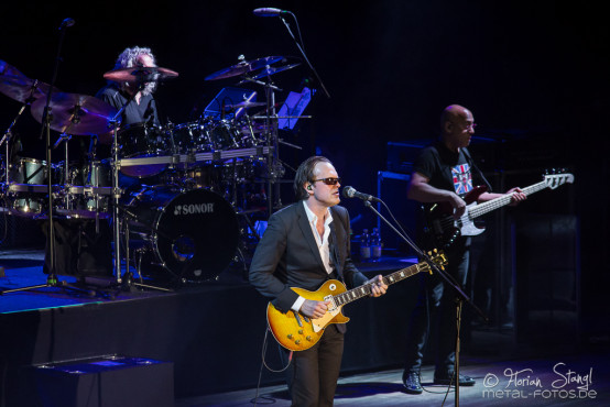 joe-bonamassa-2013-world-tour-meistersingerhalle-nuernberg-11-03-2013-32