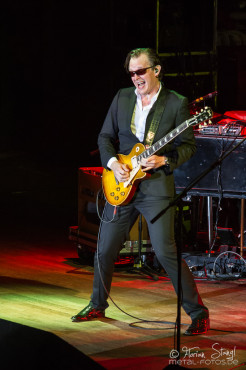 joe-bonamassa-2013-world-tour-meistersingerhalle-nuernberg-11-03-2013-38