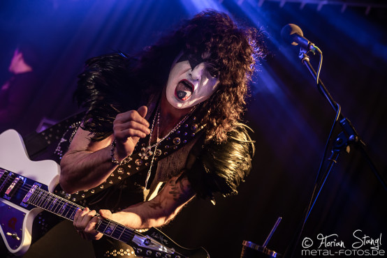 kiss-forever-row-2020-6-3-2020_0002