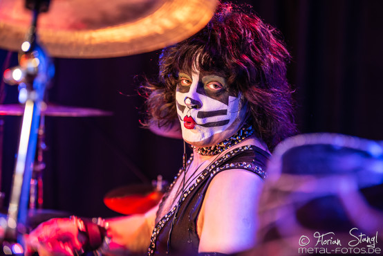 kiss-forever-row-2020-6-3-2020_0005