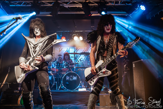 kiss-forever-row-2020-6-3-2020_0023