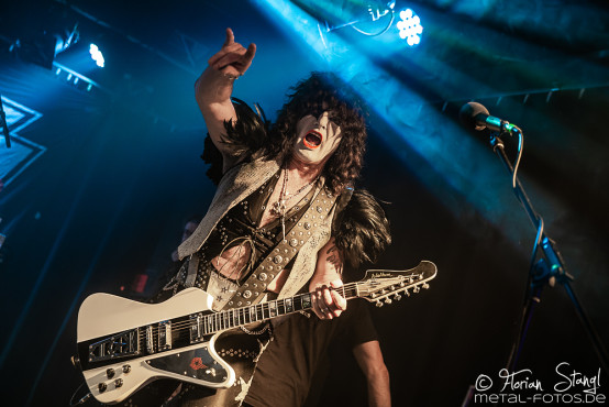 kiss-forever-row-2020-6-3-2020_0031