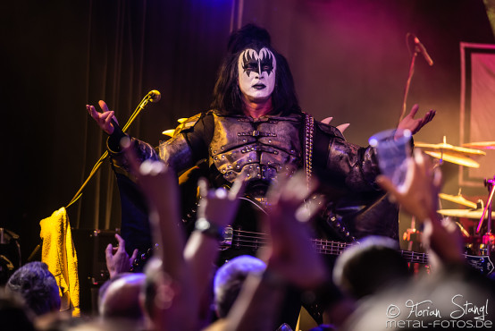 kiss-forever-row-2020-6-3-2020_0035