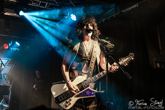 kiss-forever-row-2020-6-3-2020_0046