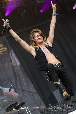 kissin-dynamite-byh-2014-11-7-2014_0029