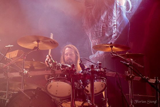 korpiklaani-heidenfest-2-11-2012-geiselwind-10