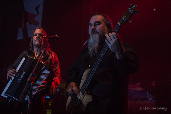 korpiklaani-heidenfest-2-11-2012-geiselwind-15