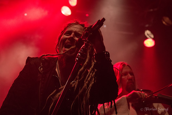 korpiklaani-heidenfest-2-11-2012-geiselwind-4