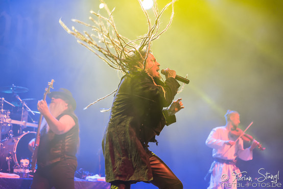 korpiklaani-bang-your-head-16-7-2015_0025