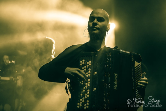 korpiklaani-stadthalle-fuerth-27-12-2013_17