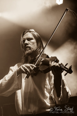 korpiklaani-stadthalle-fuerth-27-12-2013_50
