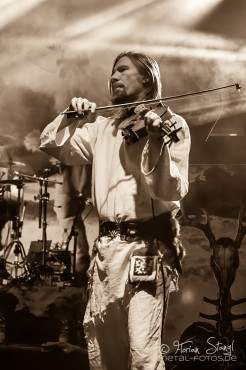 korpiklaani-stadthalle-fuerth-27-12-2013_58