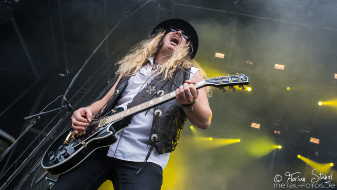 korpiklaani-summer-breeze-2016-20-08-2016_0005