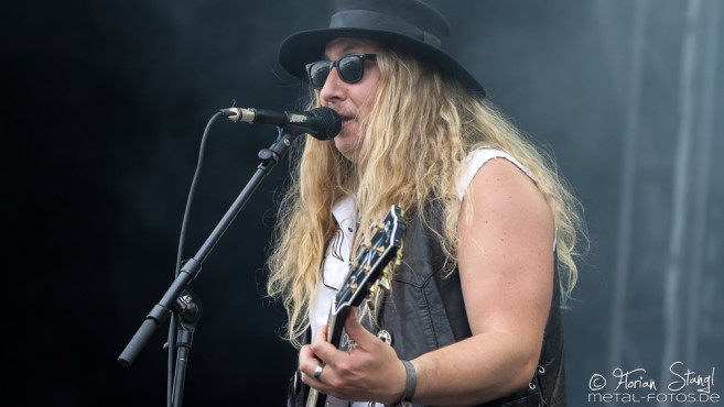 korpiklaani-summer-breeze-2016-20-08-2016_0019