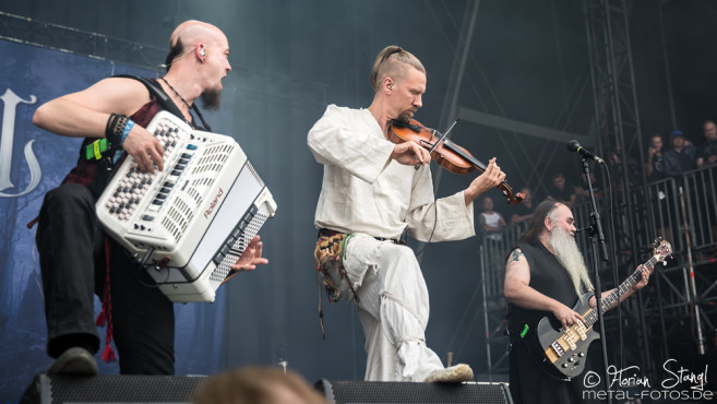 korpiklaani-summer-breeze-2016-20-08-2016_0023