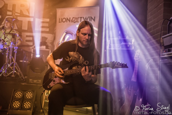 lion-twin-rockfabrik-nuernberg-29-03-2015_0005