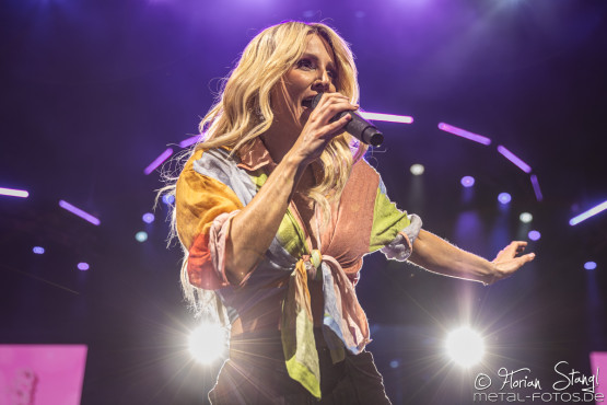 Melissa-Naschenweng-Arena-Nuernberg-8-5-2025_0013