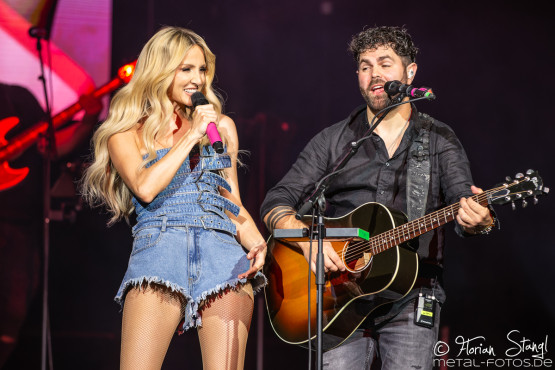 Melissa-Naschenweng-Arena-Nuernberg-8-5-2025_0015