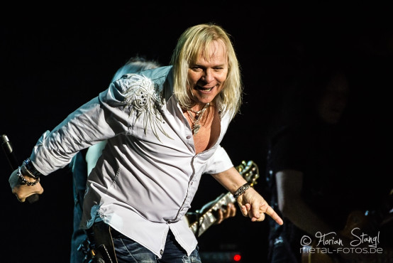 mick-box-bernie-shaw-rock-meets-classic-arena-nuernberg-13-03-2014_0001