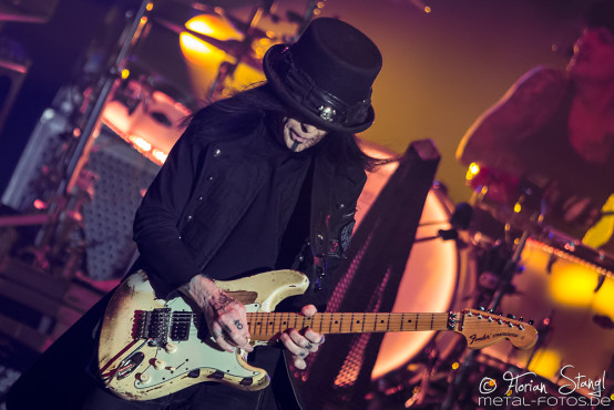motley-crue-hanns-martin-schleyer-halle-stuttgart-8-11-2015_0003