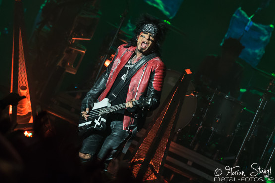 motley-crue-hanns-martin-schleyer-halle-stuttgart-8-11-2015_0011