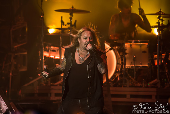 motley-crue-hanns-martin-schleyer-halle-stuttgart-8-11-2015_0037