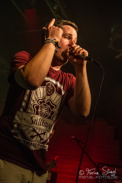 money-left-to-burn-rockfabrik-nuernberg-01-09-2013-21