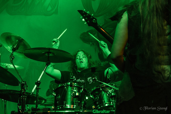 orden-ogan-1-12-2012-musichall-geiselwind-10