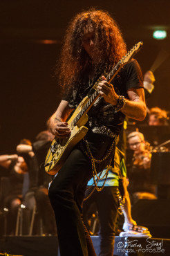 paul-rodgers-rock-meets-classic-2013-nuernberg-09-03-2013-22