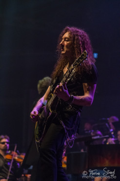 paul-rodgers-rock-meets-classic-2013-nuernberg-09-03-2013-27