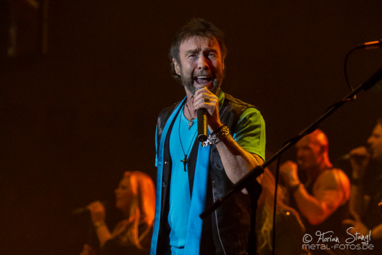 paul-rodgers-rock-meets-classic-2013-nuernberg-09-03-2013-28