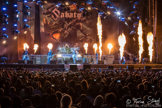 sabaton-bang-your-head-16-7-2015_0007