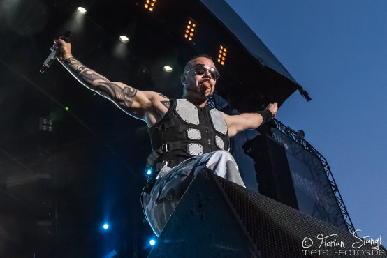 sabaton-bang-your-head-16-7-2015_0008