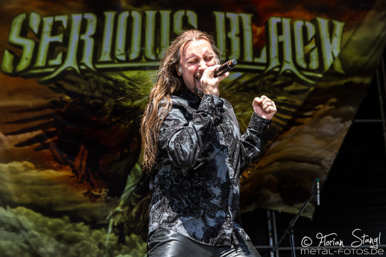 serious-black-masters-of-rock-10-7-2015_0025