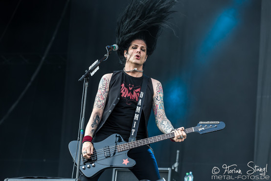 slash-feat-myles-kennedy-rock-im-park-07-06-2015_0021