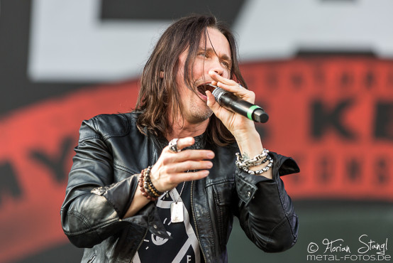 slash-feat-myles-kennedy-rock-im-park-07-06-2015_0026