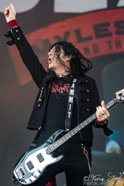 slash-feat-myles-kennedy-rock-im-park-07-06-2015_0040