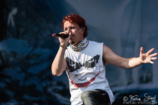 sonata-arctica-bang-your-head-16-7-2015_0039