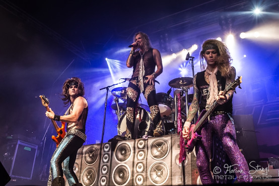 steel-panther-rockfabrik-nuernberg-22-6-2014_0027