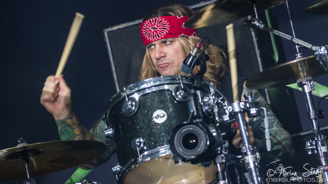 steel-panther-summer-breeze-2016-20-08-2016_0005
