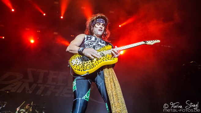 steel-panther-summer-breeze-2016-20-08-2016_0013