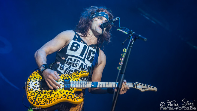 steel-panther-summer-breeze-2016-20-08-2016_0017