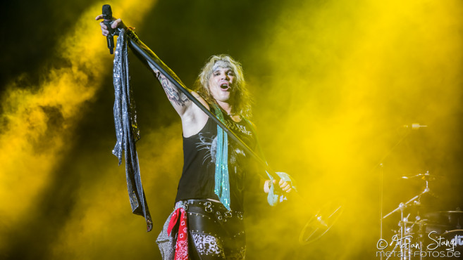steel-panther-summer-breeze-2016-20-08-2016_0019