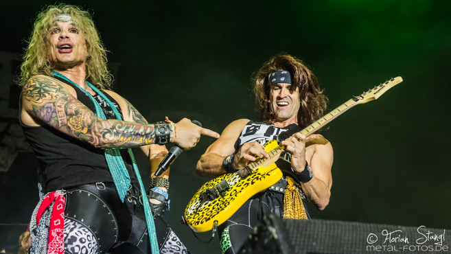 steel-panther-summer-breeze-2016-20-08-2016_0020