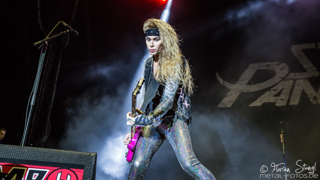 steel-panther-summer-breeze-2016-20-08-2016_0021