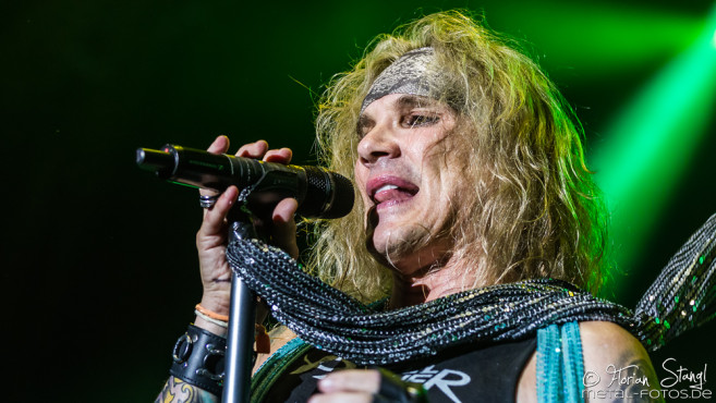 steel-panther-summer-breeze-2016-20-08-2016_0023