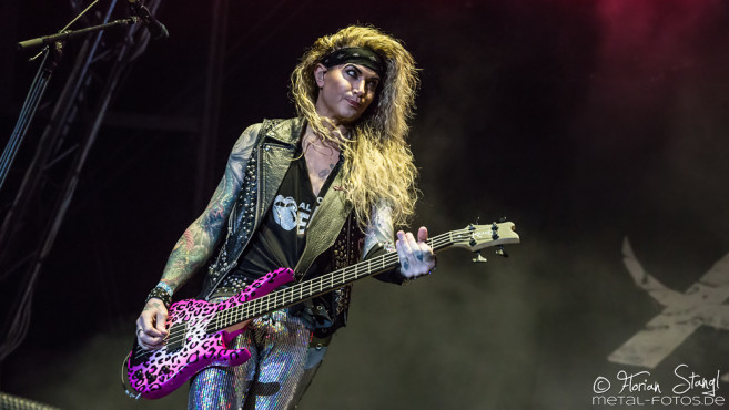 steel-panther-summer-breeze-2016-20-08-2016_0025